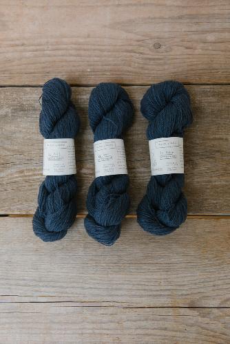 Biches et Buches Le Petit Lambswool Yarn Dark Blue